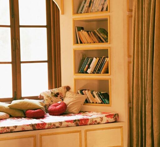Tips for Creating a Cozy and Inviting Reading Nook in Your Home